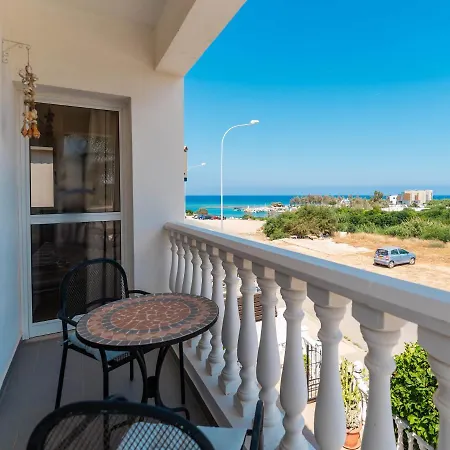 Lemon Tree Paralimni