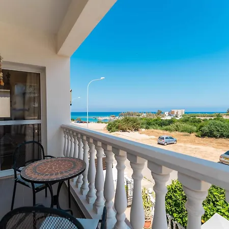 Lemon Tree Willa Paralimni