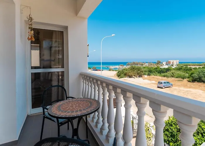 Lemon Tree Paralímni