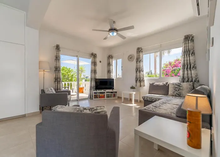 Lemon Tree * Paralímni